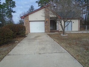 Building Photo - Charming 3 bedroom!