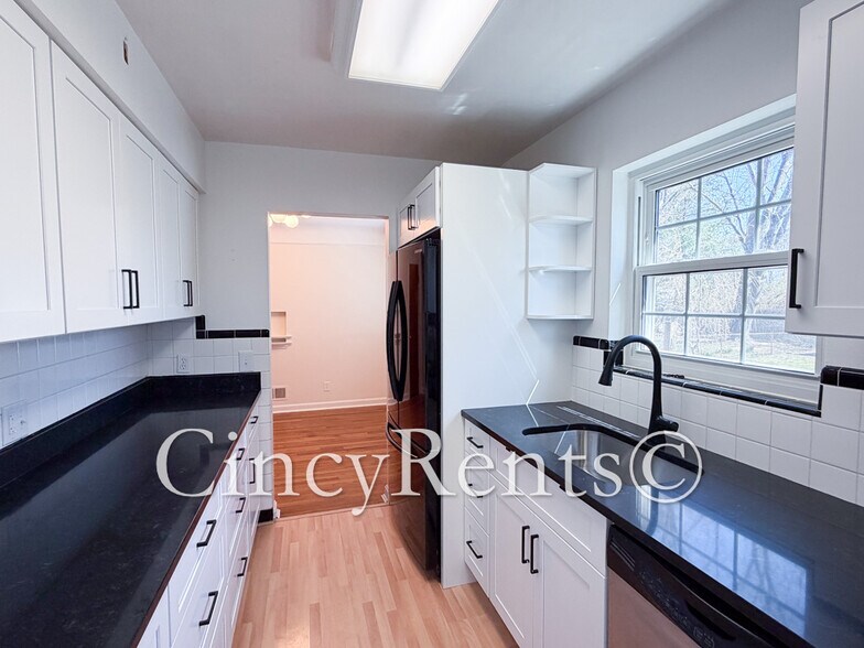 Building Photo - 2652 Bonnie Dr