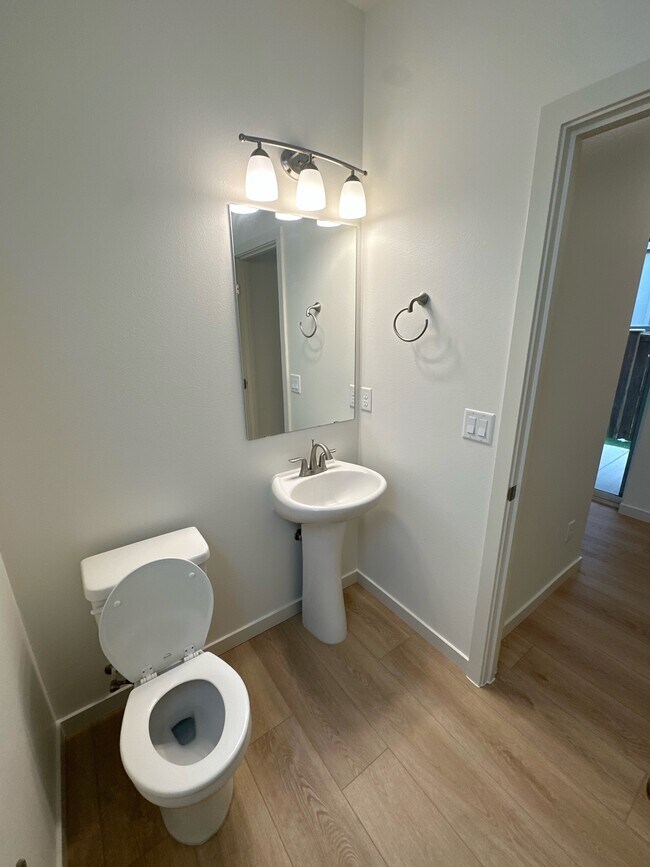 Building Photo - 20472 Del Coco Ct