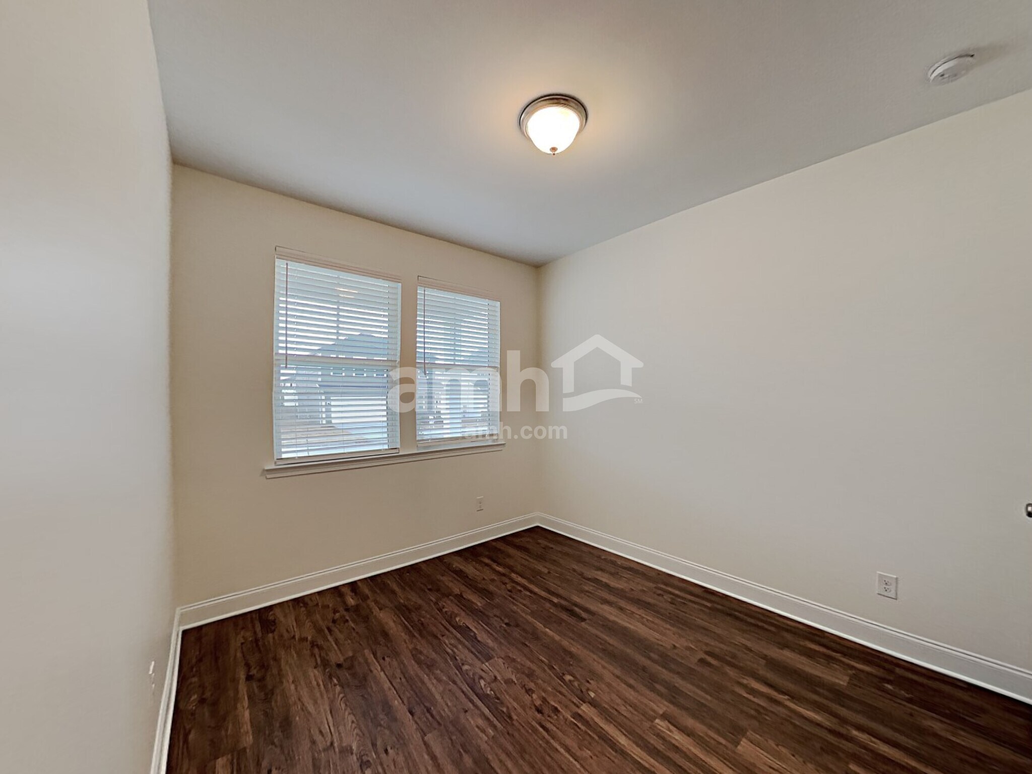 Building Photo - 4860 Chutney Dr