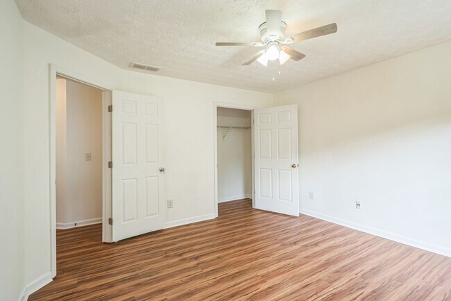 Building Photo - Spacious 4BR House in Lawrenceville