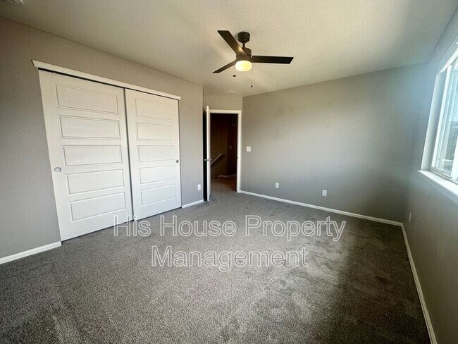 Building Photo - 2278 Stonefish Dr