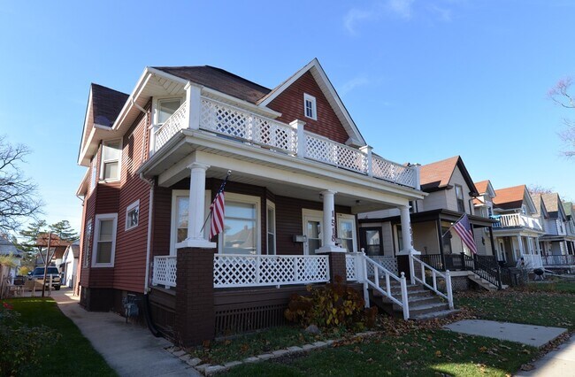 Building Photo - 1518 Thurston Ave