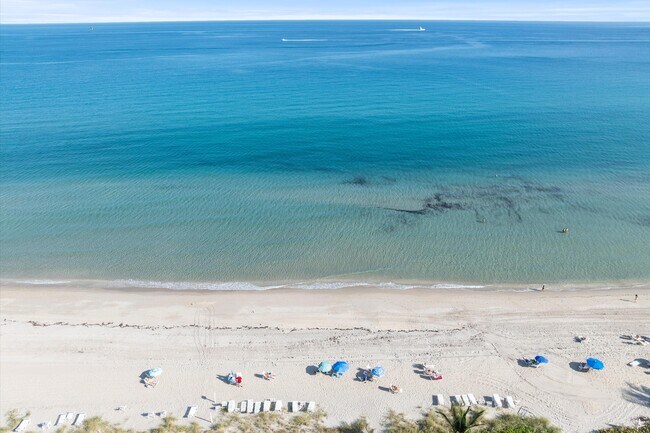 Building Photo - 3224 S Ocean Blvd