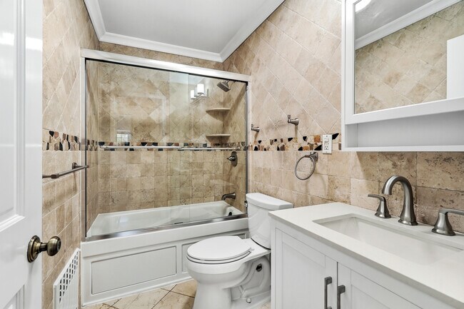 Building Photo - 317 Hornidge Rd