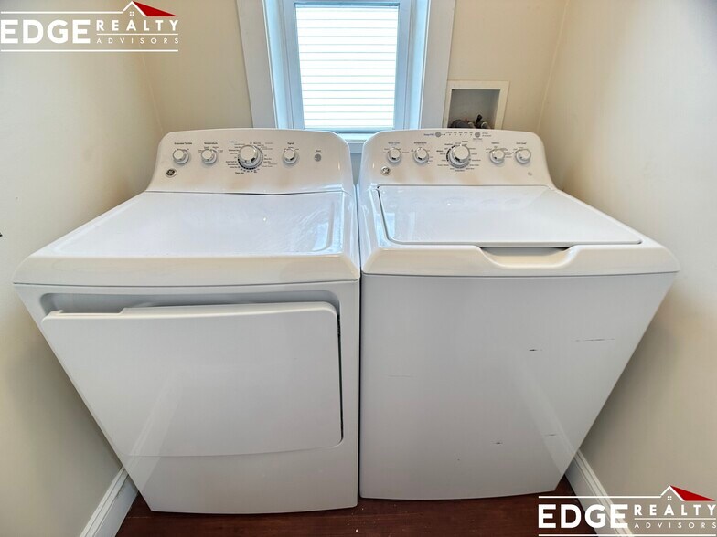 Building Photo - 18 Claymoss Rd