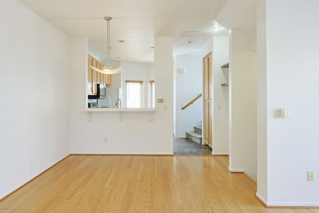 Building Photo - 2 Bed / 2.5 Bath Condo – Walk to Balboa Park!