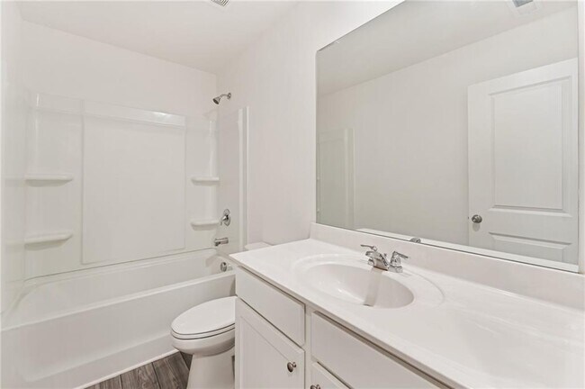 Building Photo - 649 Isom Walk