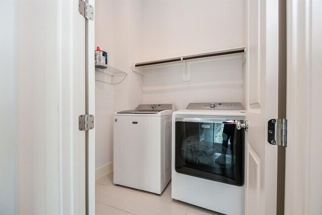 Building Photo - 1515 Weber St