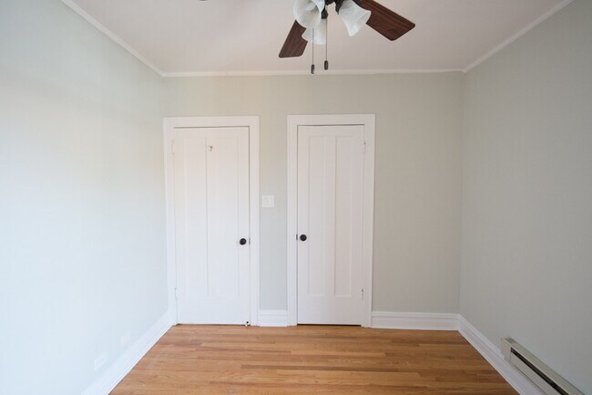 Building Photo - 4742 N Hermitage Ave