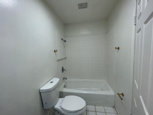 Building Photo - 16126 S Ainsworth St
