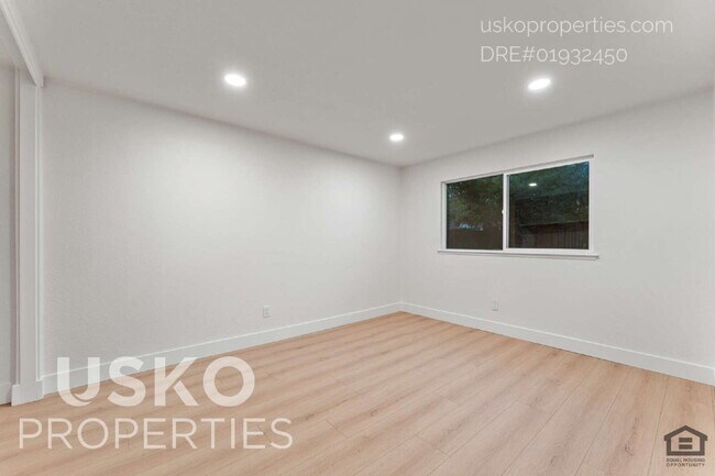 Building Photo - 5012 Lorijo Way