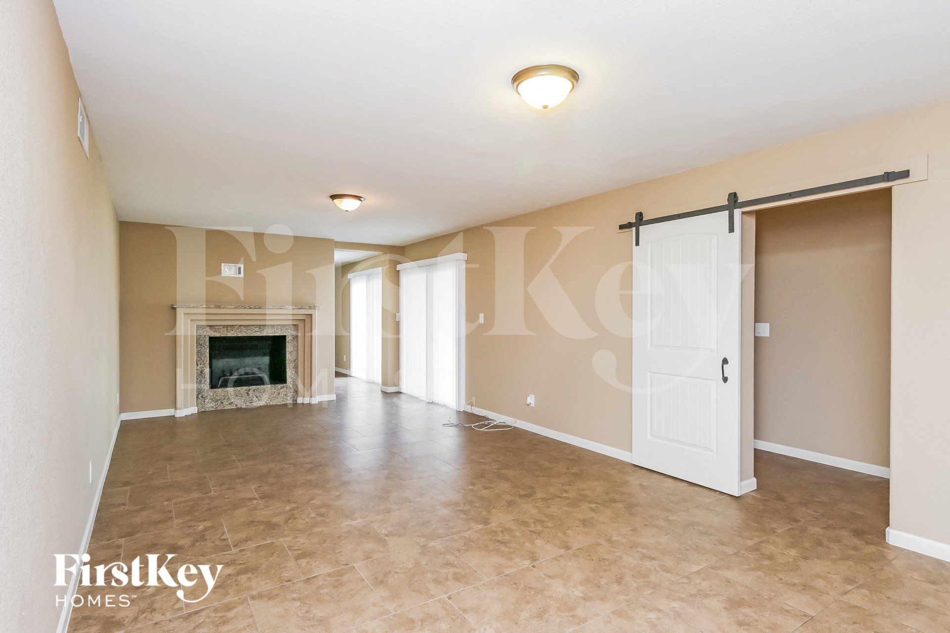 Building Photo - 4716 S Kenwood Ln