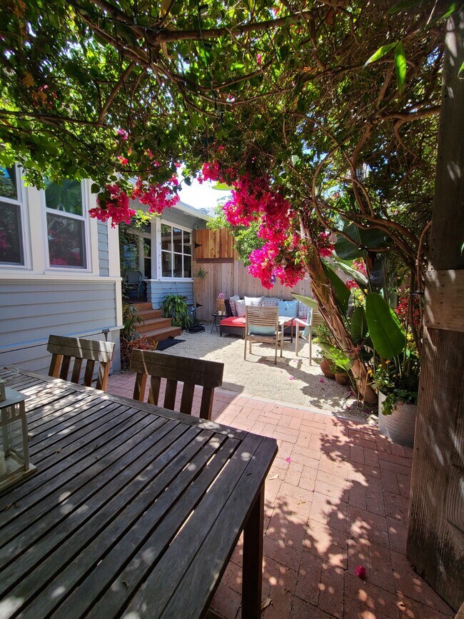 Building Photo - 38 19th Ave