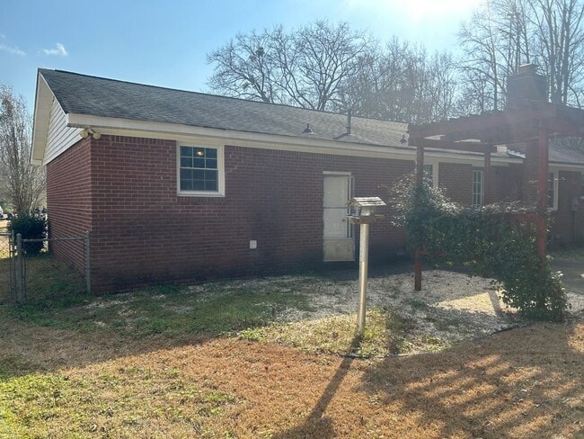 Building Photo - 3220 Woodsen Cir