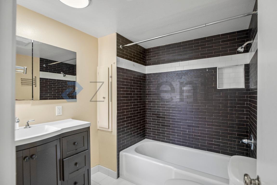Building Photo - 22814 Kings Ct
