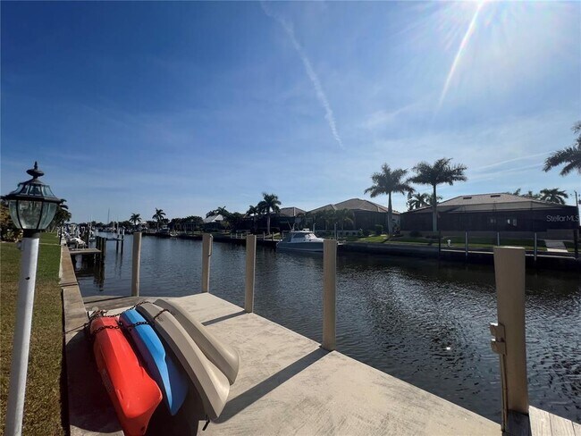 Building Photo - 2533 Rio Tiber Dr