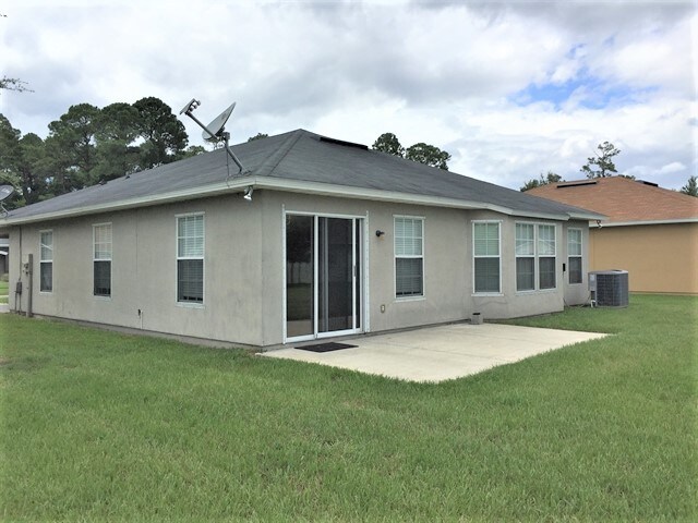 Building Photo - 12683 Pine Marsh Way