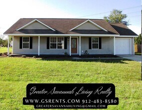 Building Photo - 3 bedroom 2 bath home on large corner lot
