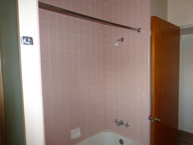 Building Photo - 1409 S Mill