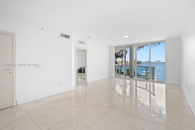 Building Photo - 7918 Harbor Island Dr