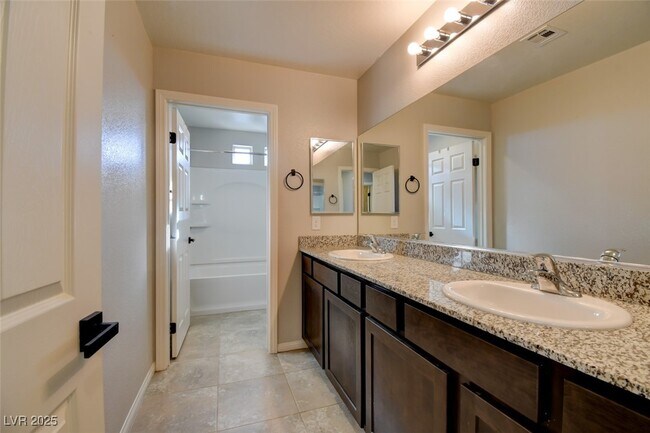 Building Photo - 4120 Free Bird Crest Ave