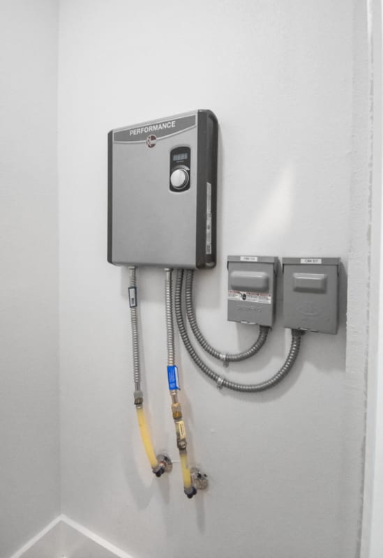 Building Photo - 823 N Palmetto Ave