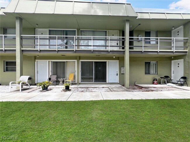 Building Photo - 1852 Golf View Ave