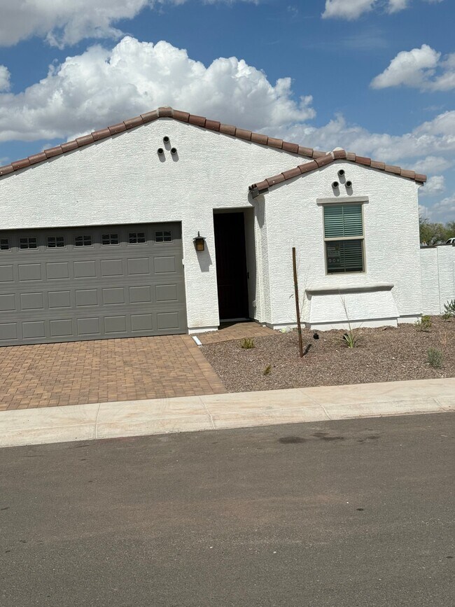 Building Photo - 17850 W Windmere Dr
