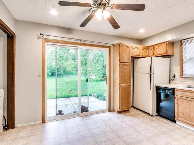 Building Photo - 201-203 Wellons Dr