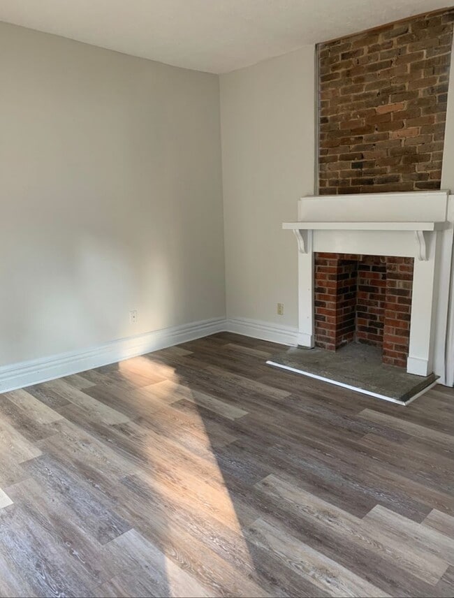 Building Photo - 329-1 Lexington Ave – 2 Bedroom Duplex wit...