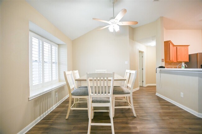 Building Photo - 203 Colony Creek Dr