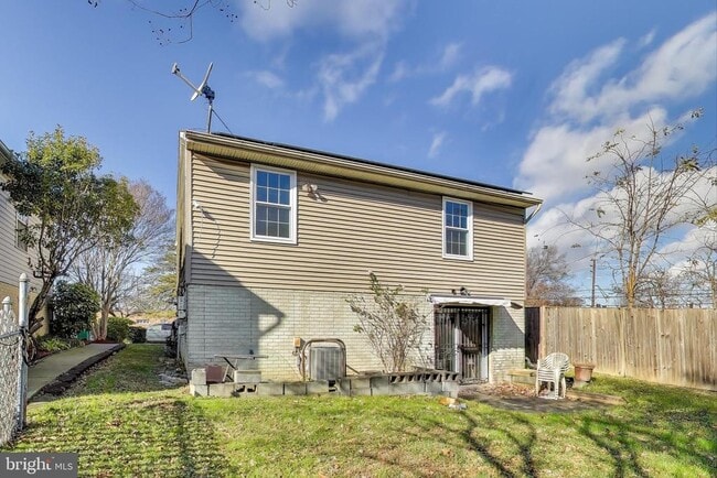 Building Photo - 1404 Pacific Ave