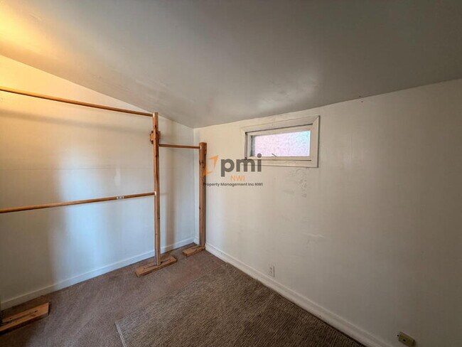 Building Photo - 707 E 118th St