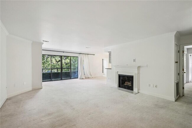 Building Photo - 25316 Plantation Dr NE