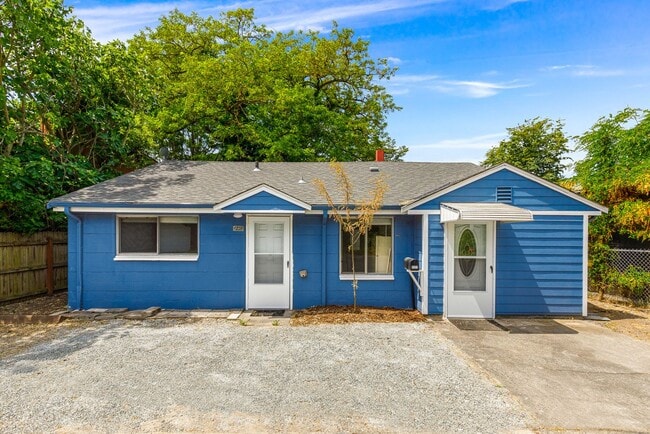 Building Photo - Quaint 2 Bedroom in Beacon Hill