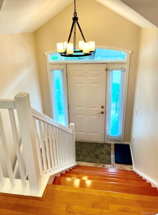 Building Photo - 668 Heritage Hls