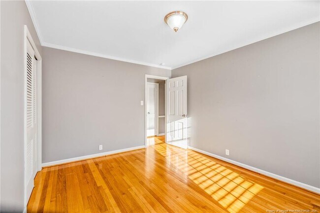 Building Photo - 2706 Huntington Rd