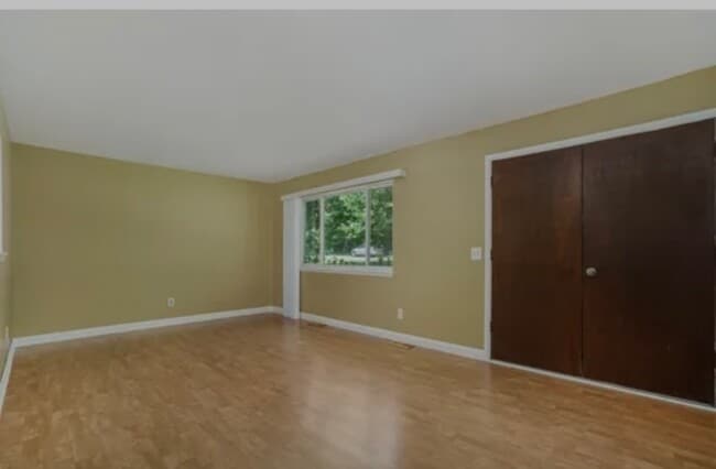 Building Photo - 747 G Ave W