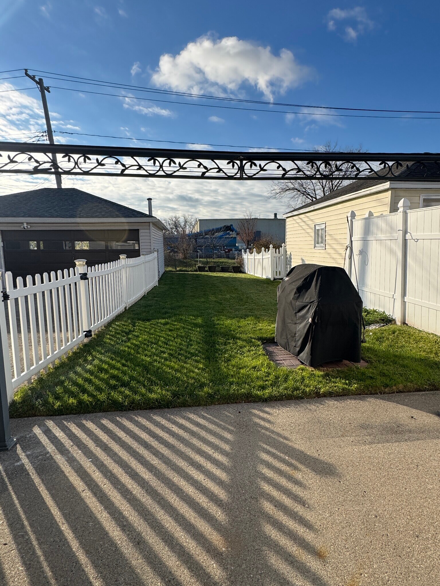 fenced yard - 249 Dunlop Ave