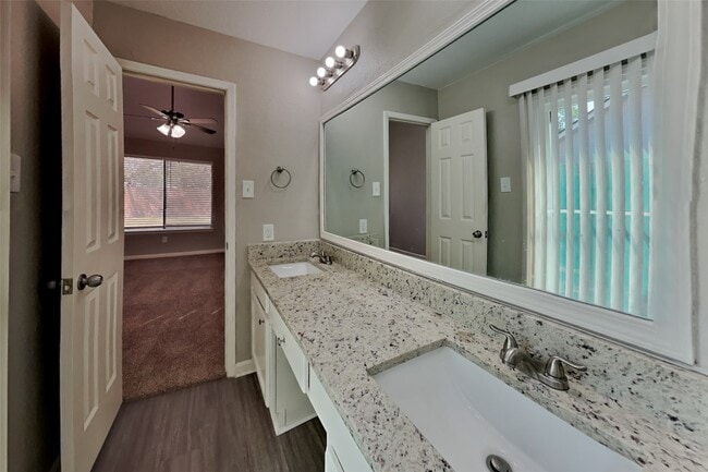 Building Photo - 7323 Livery Ln