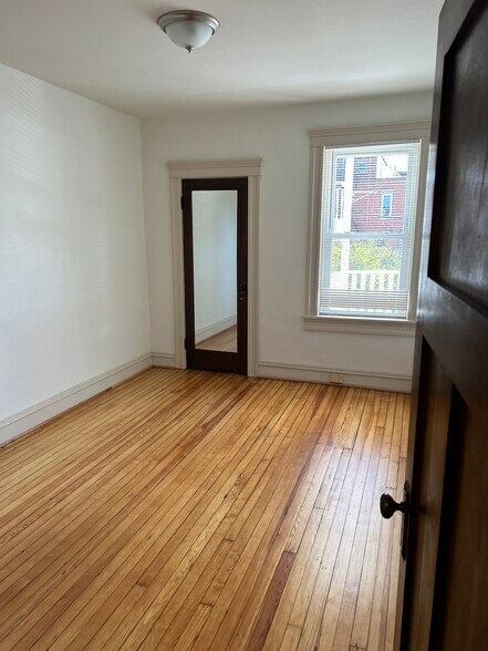 Building Photo - 103 E 32nd St