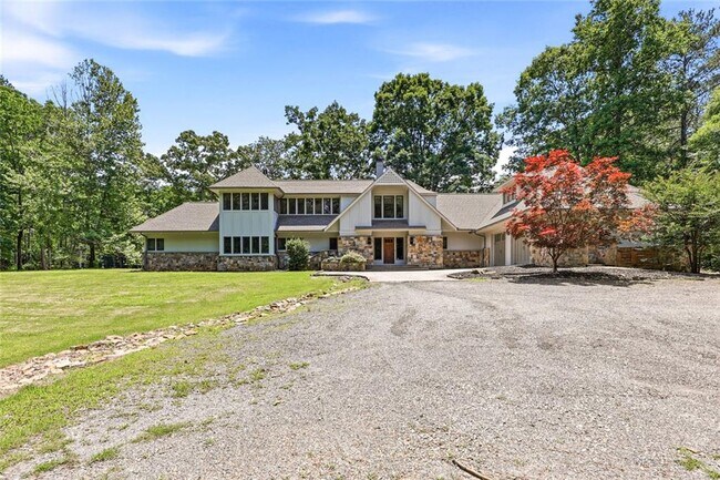 Building Photo - 3735 Smithtown Rd