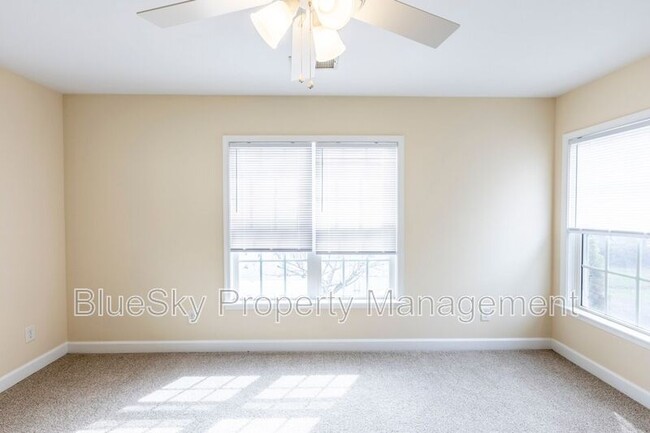 Building Photo - 2304 Ravenswood Ct