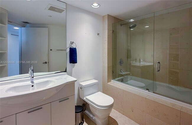 Building Photo - 475 Brickell Ave