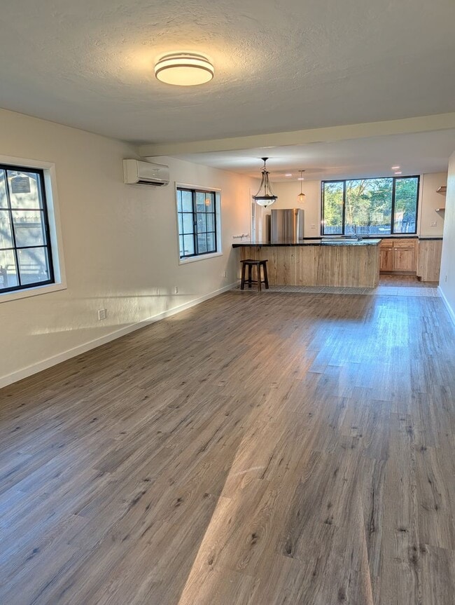 Building Photo - 3433 Willow St