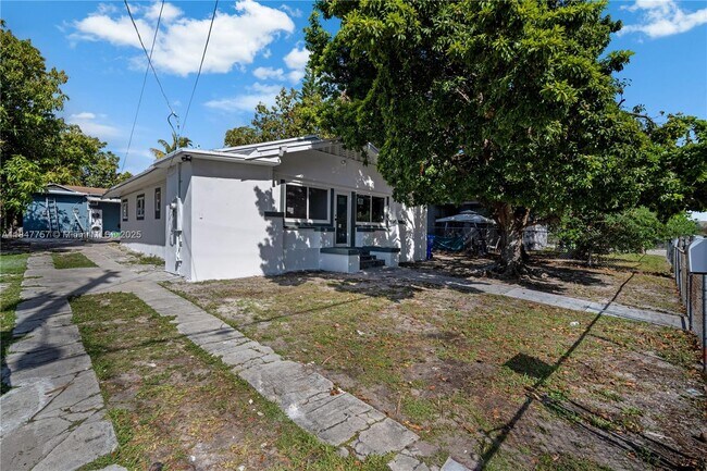 Primary Photo - 1114 SW 13th Ct
