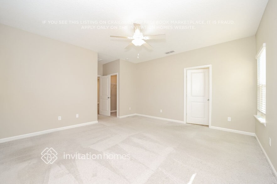 Building Photo - 10015 Lemon Grass Ln