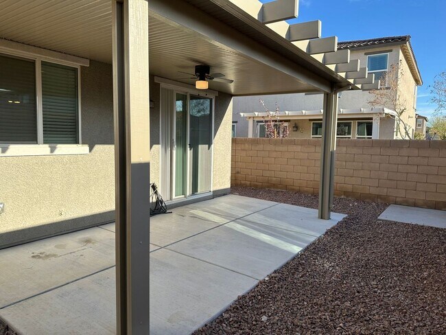 Building Photo - Modern North Las Vegas Townhome with Granite Countertops, Covered Patio & Open-Concept Living