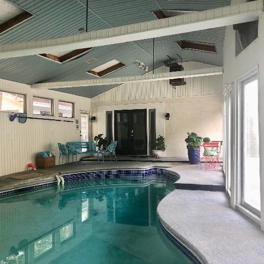 Building Photo - $2250 Furnished 2-Bed Guesthouse w/ Pool